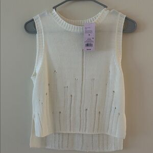 Wild Fable Cream Sleeveless Sweater